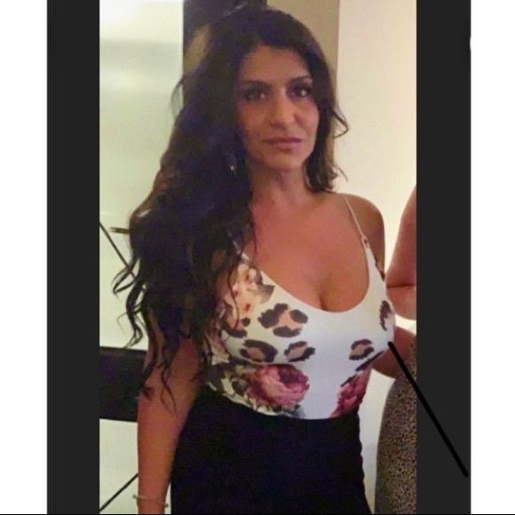 Meet your Posher, Lisa - Picture 2 of 2